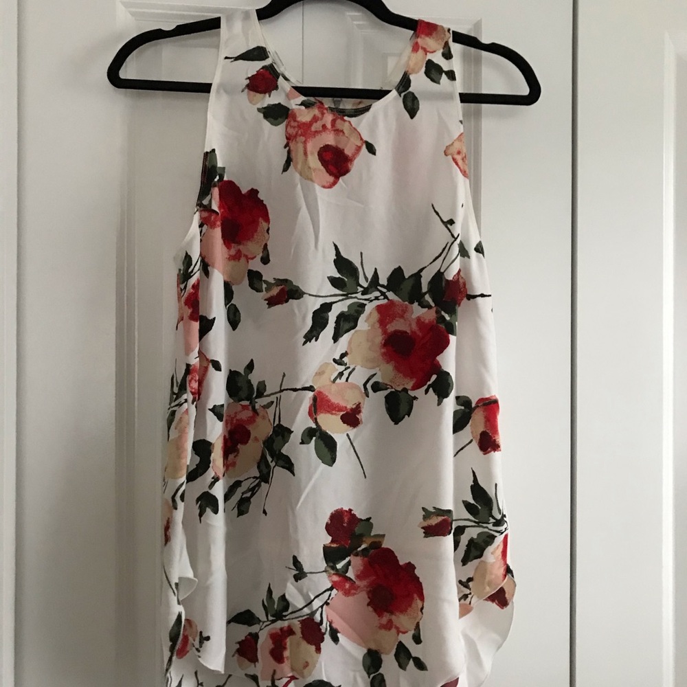 NWOT Wilfred Floral Flowy Top Medium